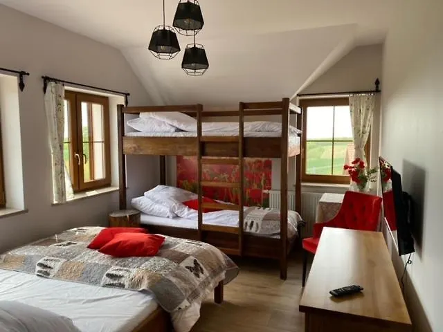 Farma Folwark Pod Debem